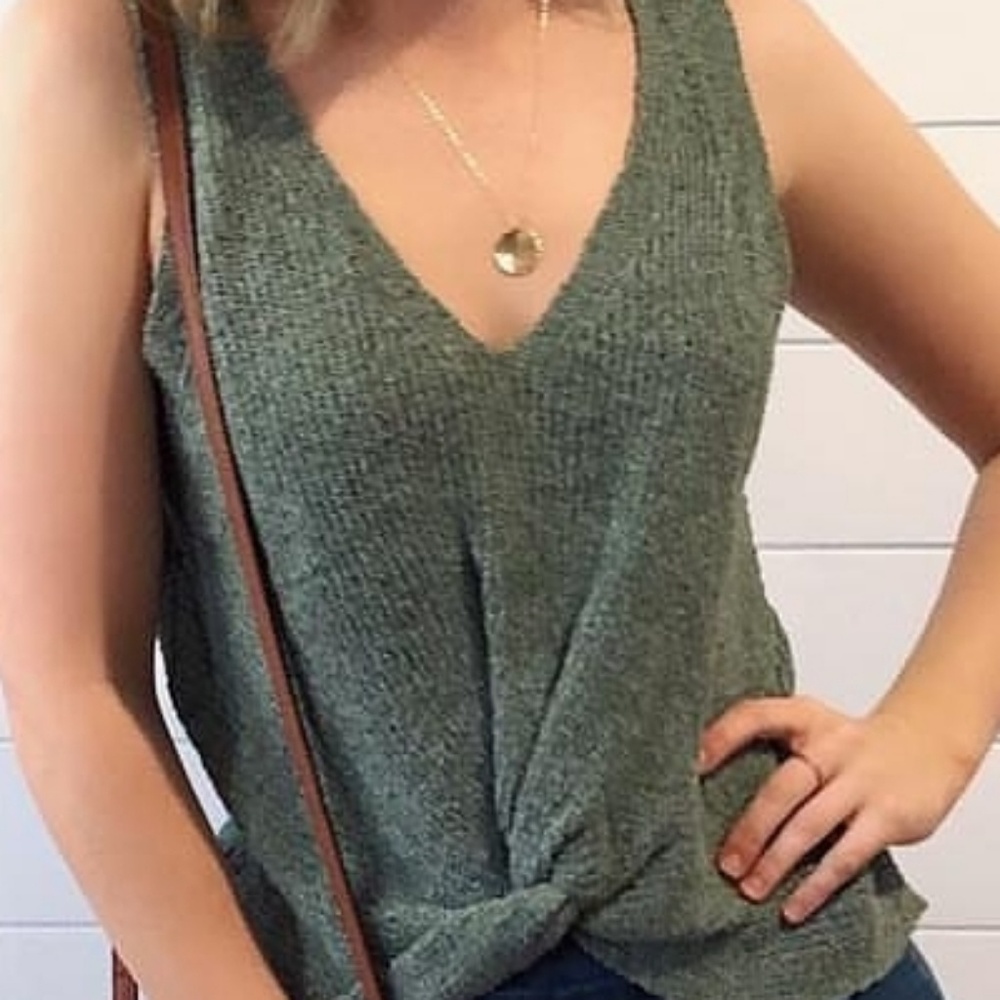 NWT Knitted Tank w/twist knot - Picture 2 of 2